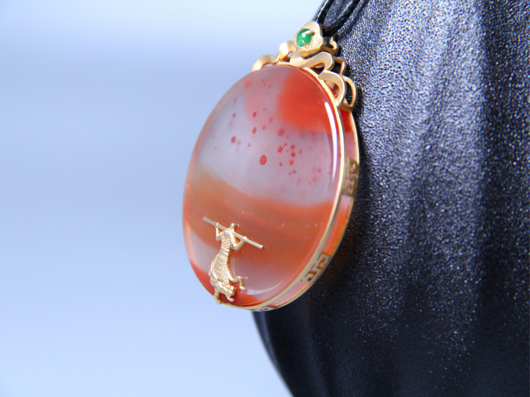 【18k金镶嵌冰飘大圣归来吊坠】 重量:21.41克 尺寸:46.4*39.2*6.