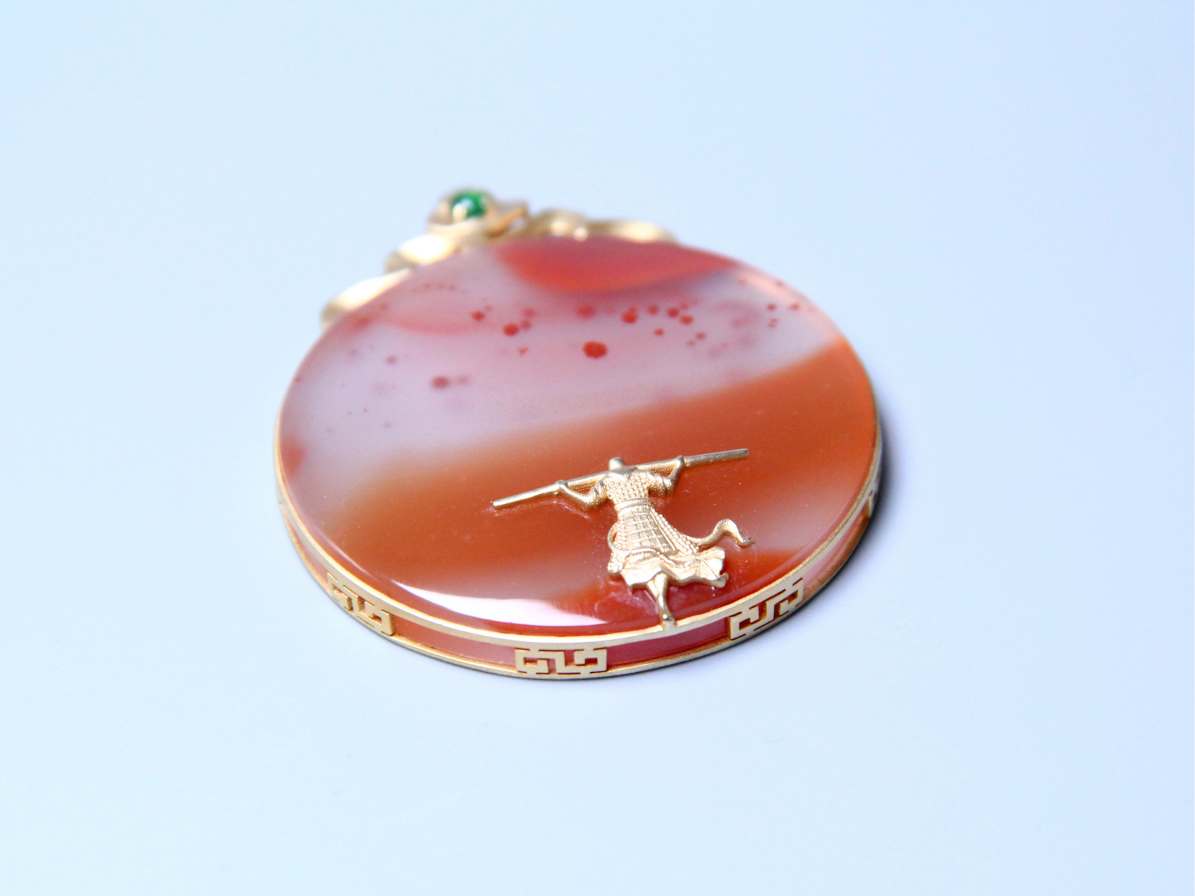 【18k金镶嵌冰飘大圣归来吊坠】 重量:21.41克 尺寸:46.4*39.2*6.