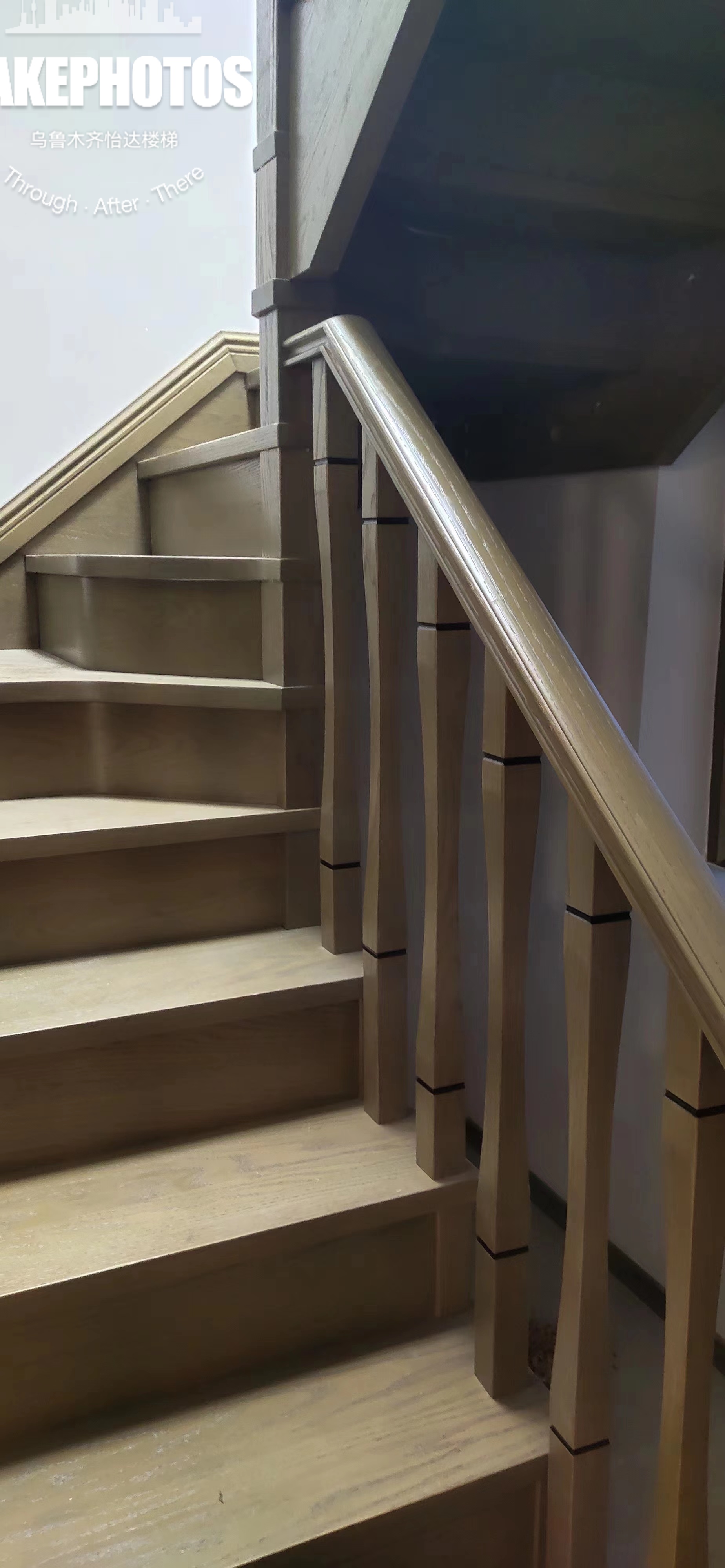 2022年9月30日完工的,给乌鲁木齐南湖明珠二期做的红橡木楼梯,红橡木.
