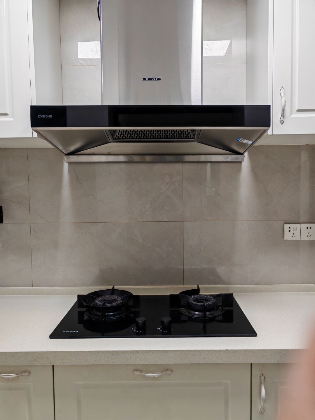 其实像我之前也是这样想的,不过等到我重新换了油烟机之后,才发现原来