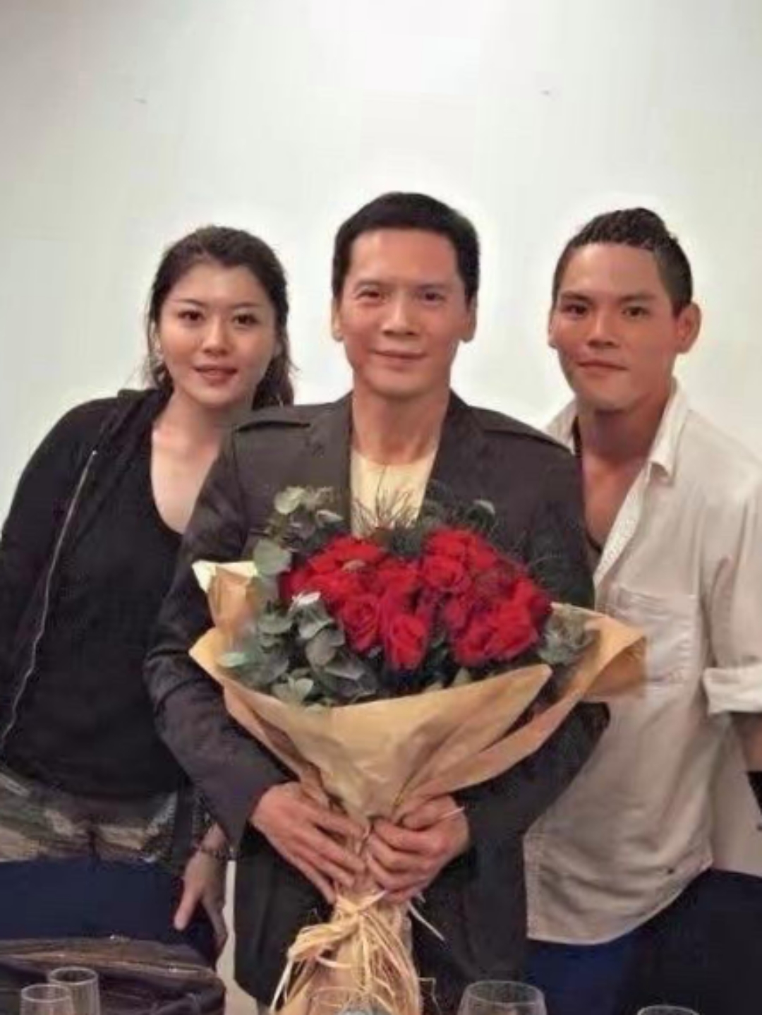 一直以为向华强就两个儿子向佐和向佑没想到还有一个女儿