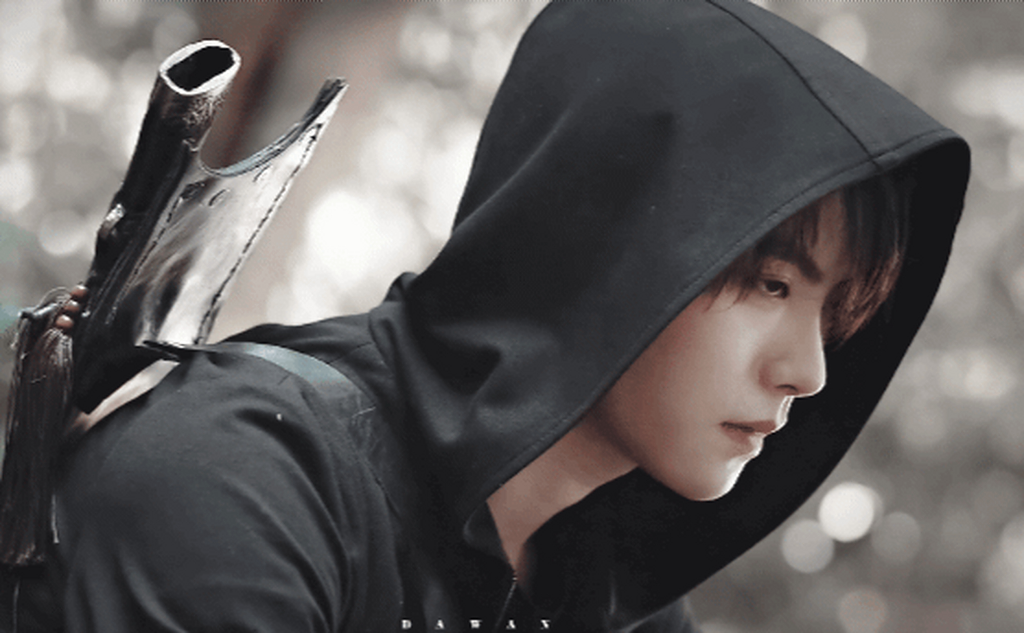 肖宇梁身穿藏袍,梦回《藏海花》中的张起灵!