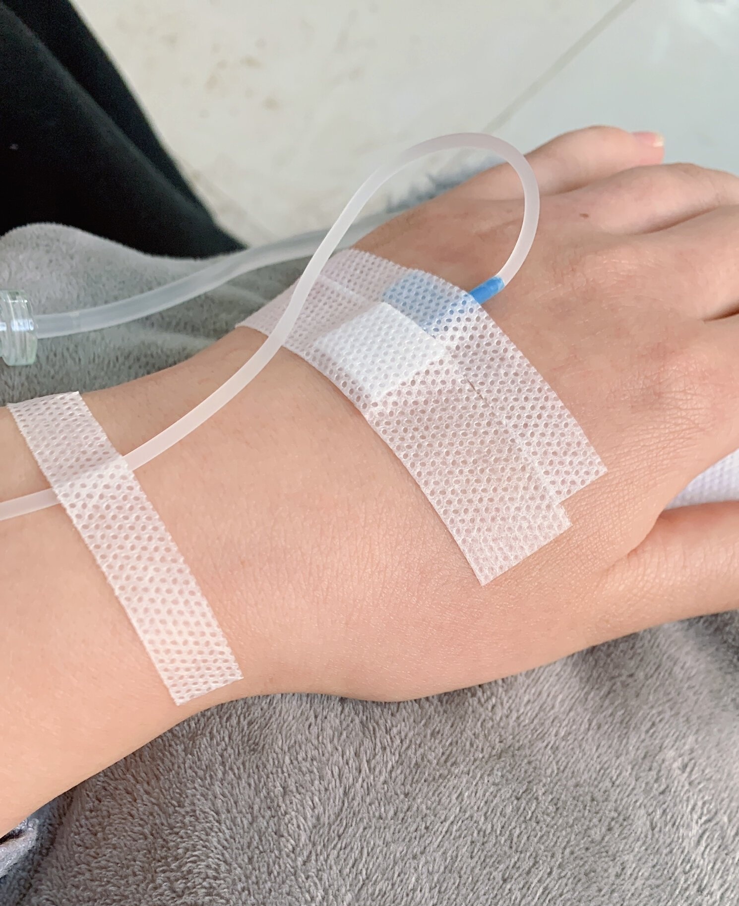 夜里睡醒一觉,突然胃疼的厉害,不得已去了医院,打针输液折腾到凌晨三