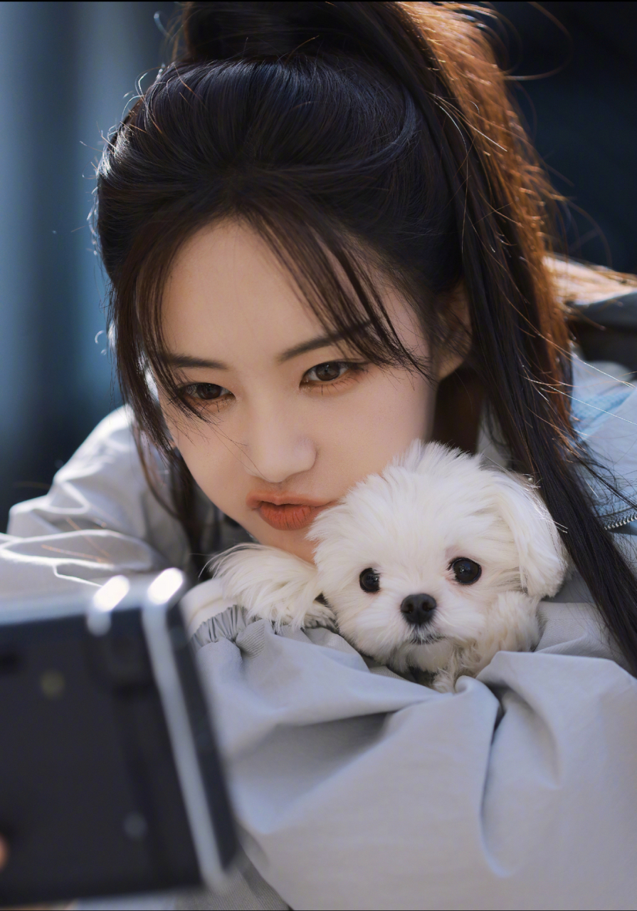 李一桐好适合演高校女生啊!