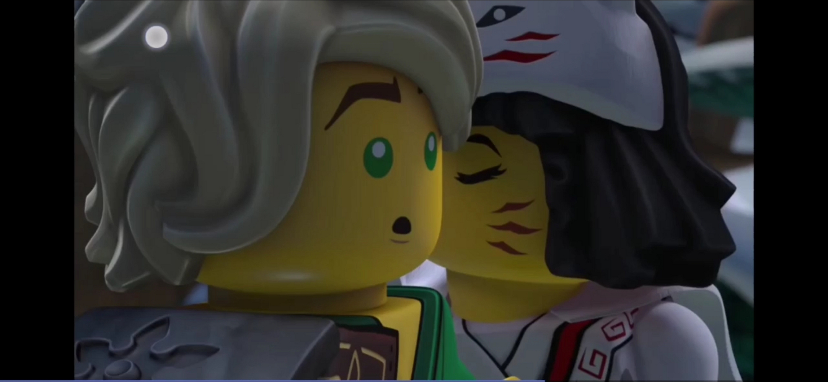 【劳埃德被他女朋友亲了】 关注我,给你幻影忍者全集!