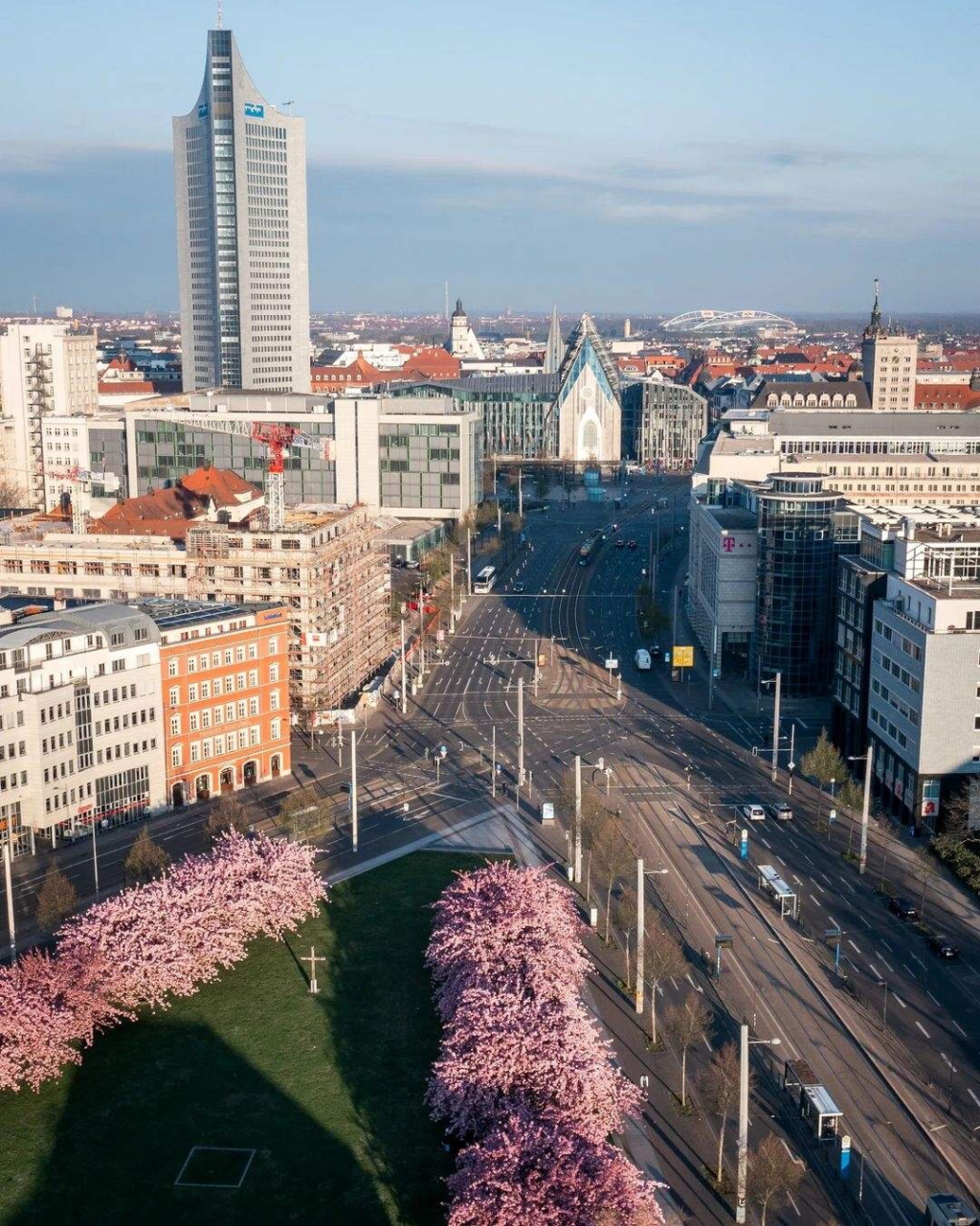 8万欧元,莱比锡曾经是东德的第一大城市,著名的音乐家巴赫就曾经在