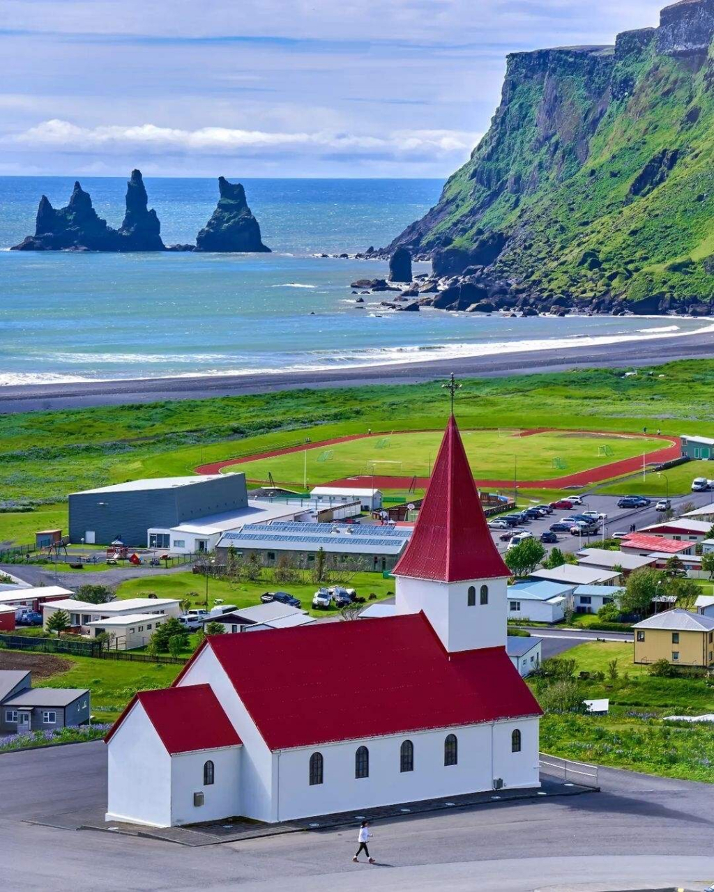 验光仪中的红房子——维克镇,位于冰岛的最南端,人口不过600人,是一个