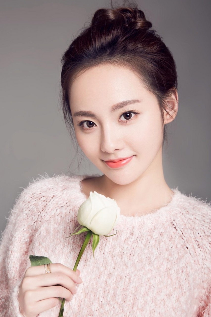 气质美女演员,张嘉儿[心][心][耶耶耶][耶耶耶]