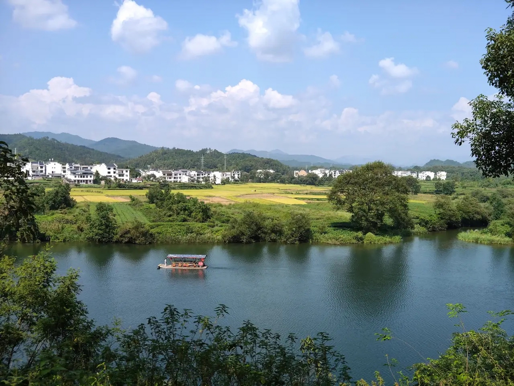 南昌来到美丽的婺源,入住李坑景区.