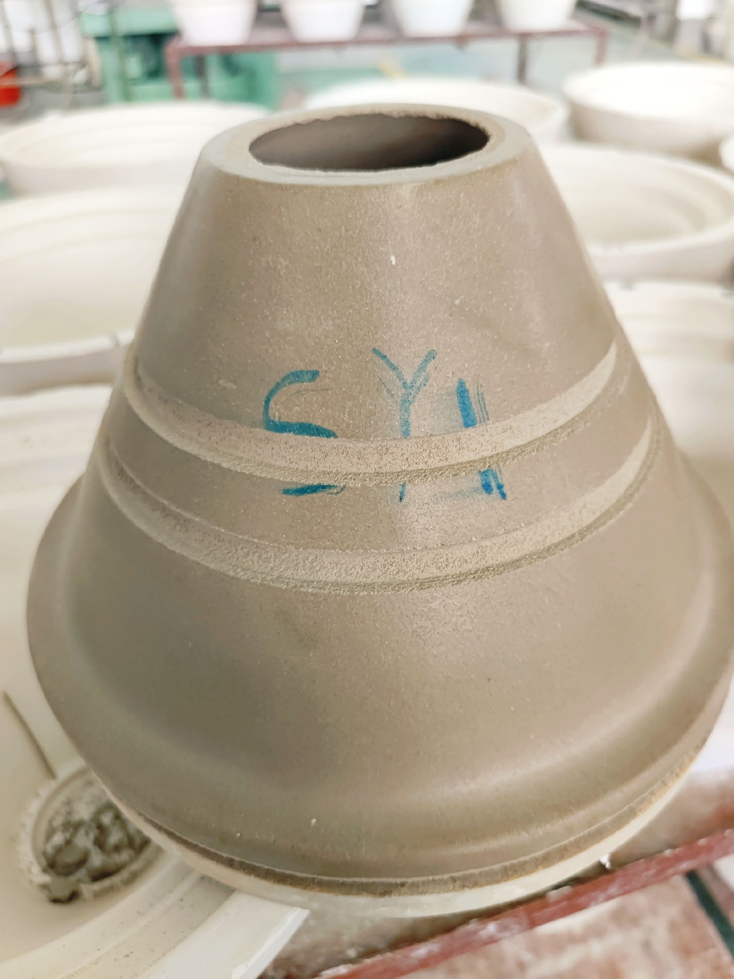 实验中的陶瓷浇口杯坯体,新方案,新制作,期待新成品!#实验# #陶瓷