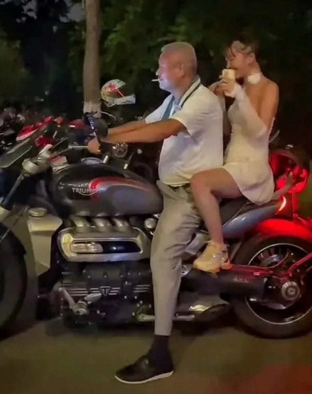 我是大学毕业参加工作3年的程序员,经过自己的一番努力, 终于得到自己