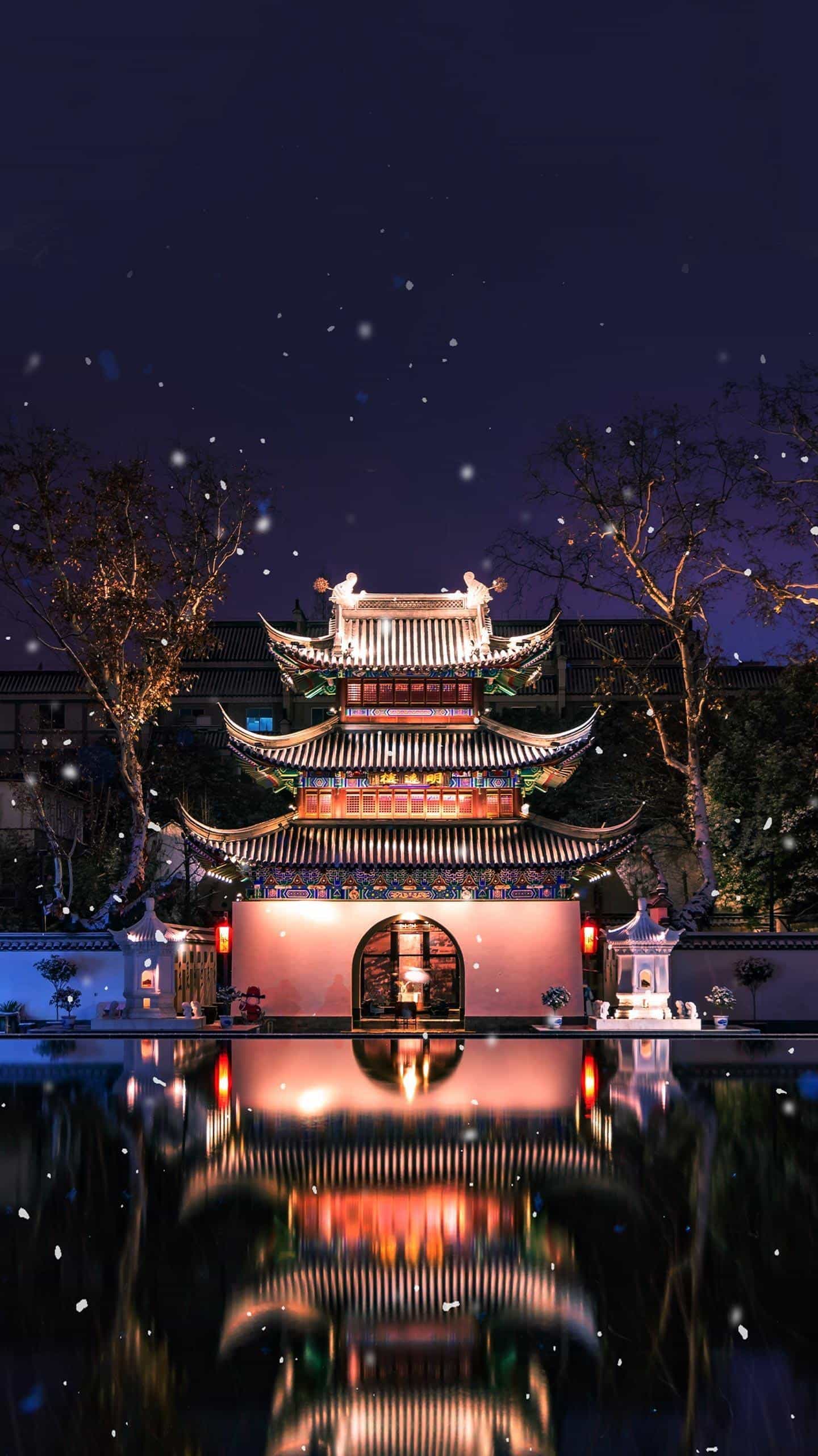 天上的街市 作者:郭沫若 远远的街灯明了, 好像闪着无数的明星.