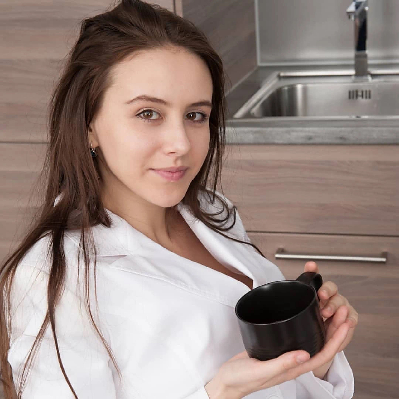 清纯诱惑的匈牙利美女模特alisa amore(艾莉莎·阿莫尔)是一位知名的