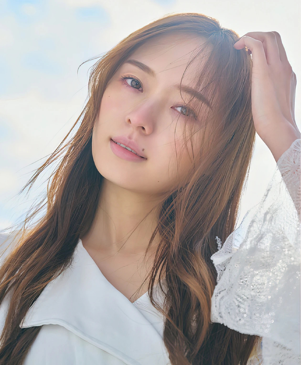 日本美女歌手梅泽美波#日本#   1999年出生于日本神奈川县, 身高170cm