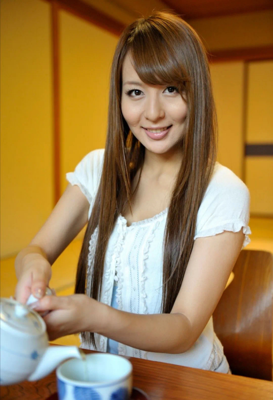 日本知名女星希崎杰西卡1989年6月10日出生,2008年正式入驻暗黑界!