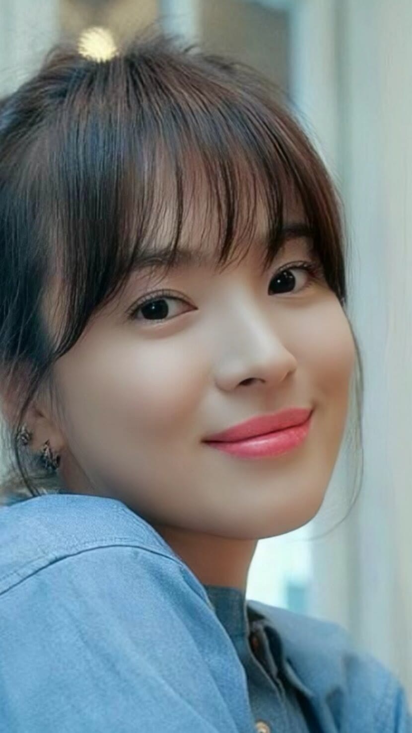 宋慧乔,1981年11月22日出生于韩国大邱广域市,韩国影视女演员