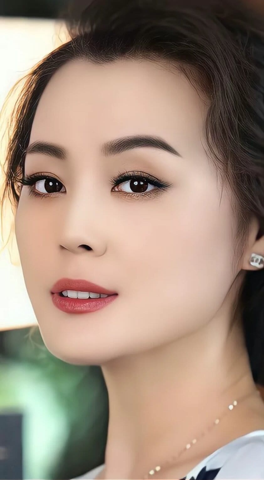 梁爱琪在电视剧《小男人遇上大女人》中将眉姐的大女人情怀,小女人