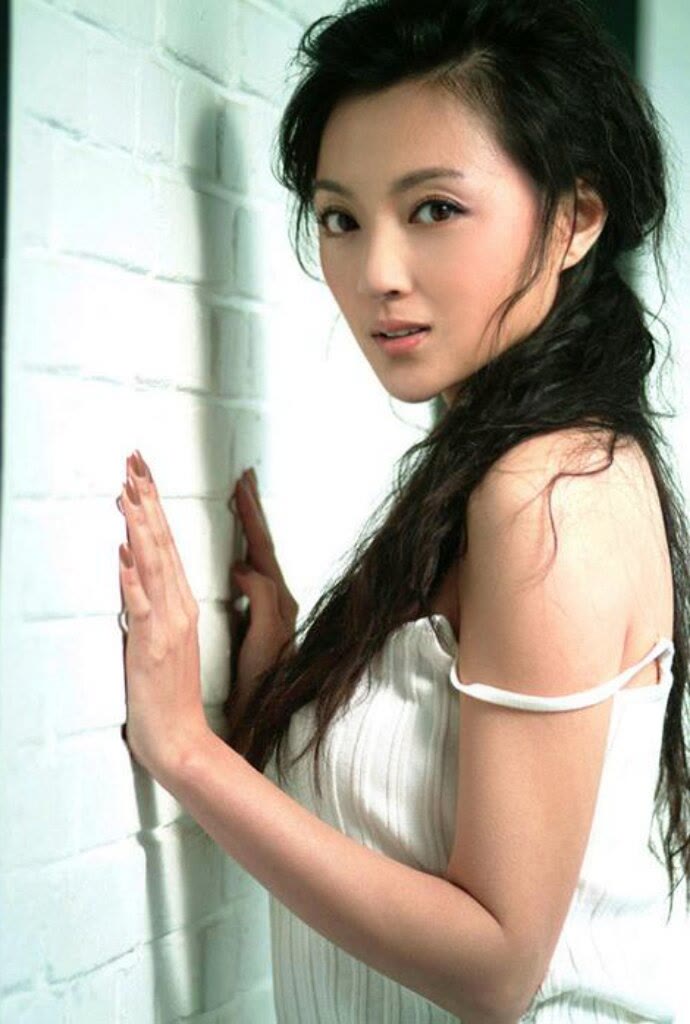 金玉婷,1973年11月21日出生于黑龙江省齐齐哈尔市,中国内地影视女演员