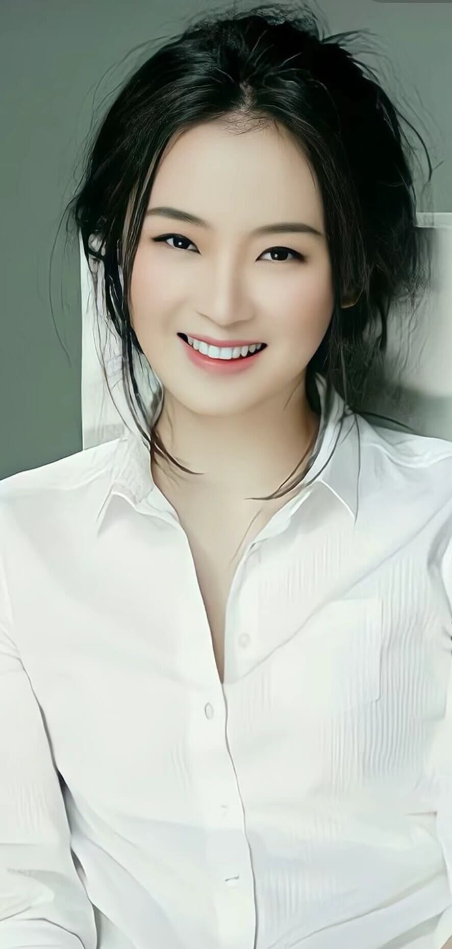 王艳(rebecca),1974年2月11日出生于山东省青岛市,中国内地影视女演员