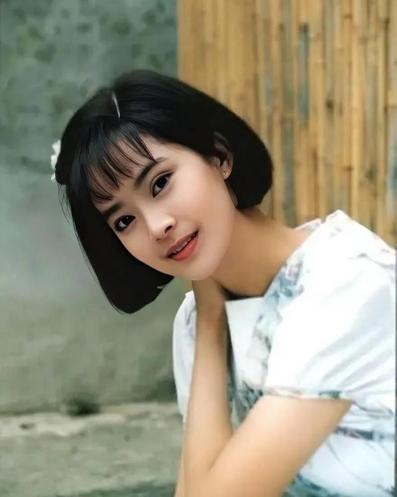 90年代玉女掌门俞小凡,1964年6月9日生于台湾,台湾女演员,毕业于台湾