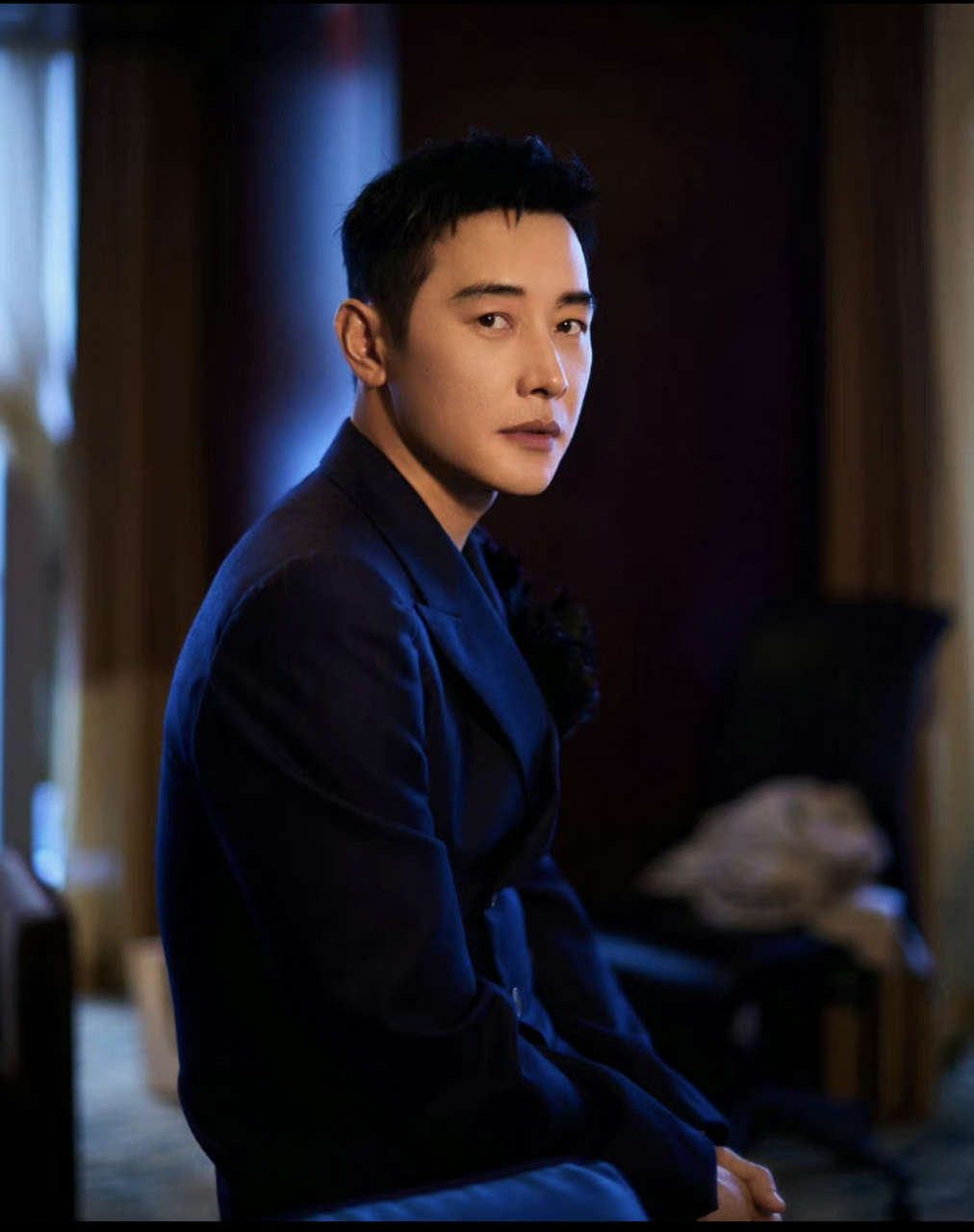 罗晋任素汐新剧海归夫妻开机,任素汐好高啊,看着不比罗晋矮