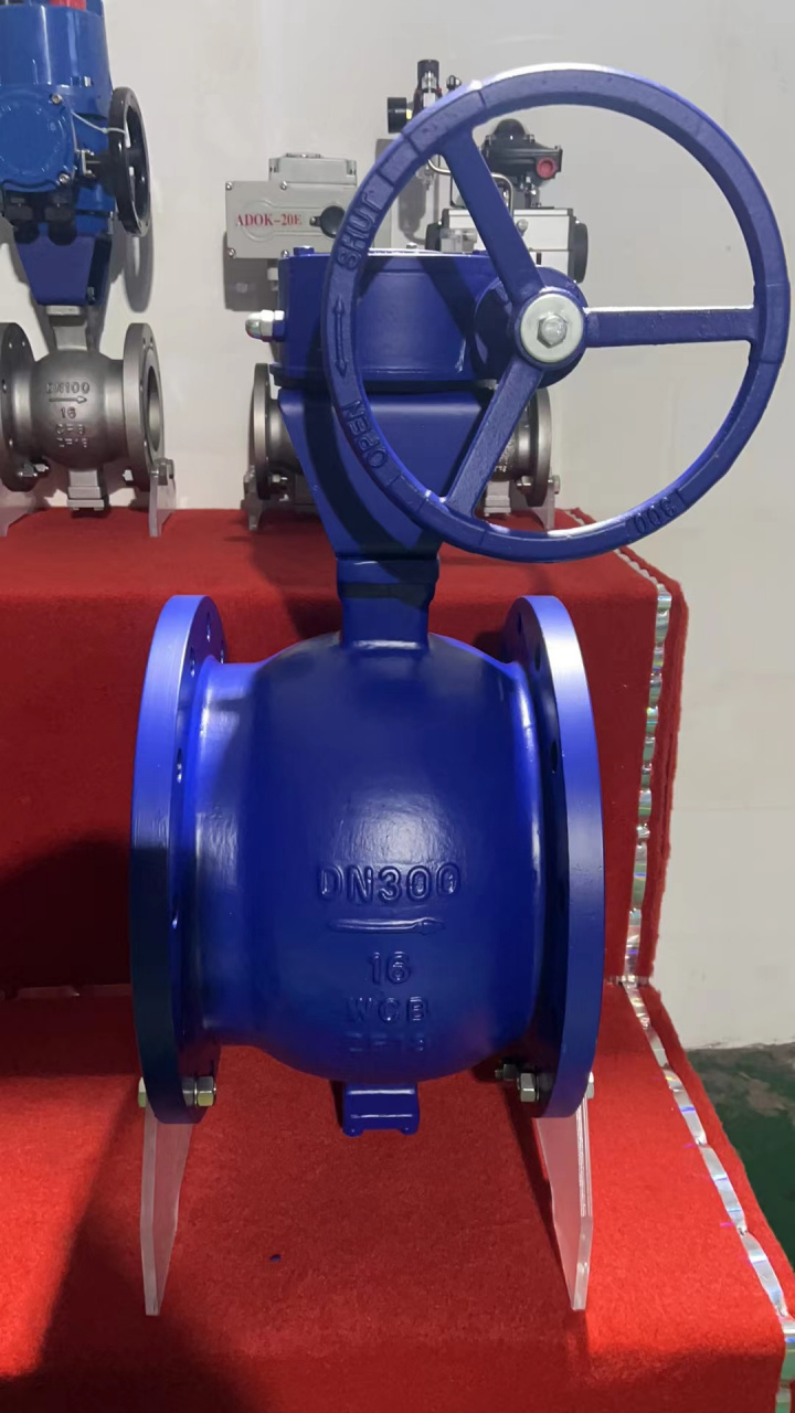 v型球阀安装说明如下:  1.