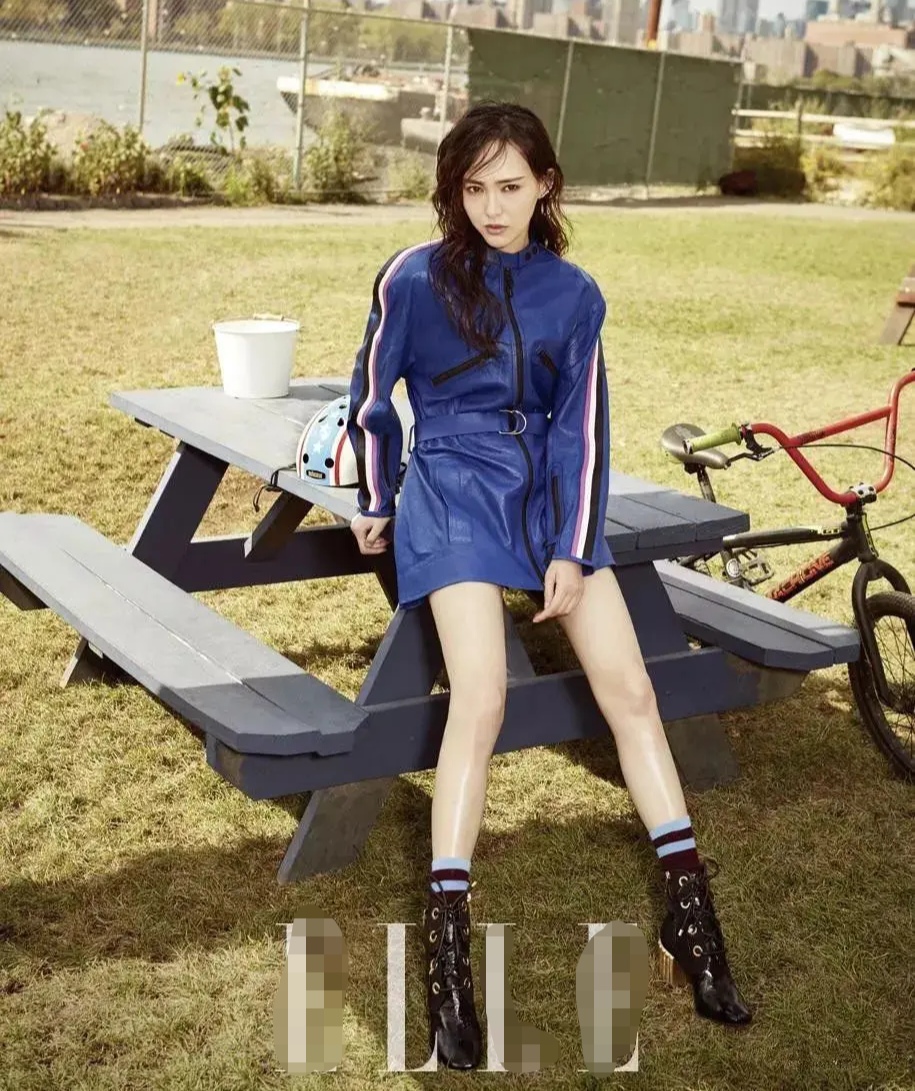 唐嫣穿衣随性时髦,基础款的单品依然个性吸睛