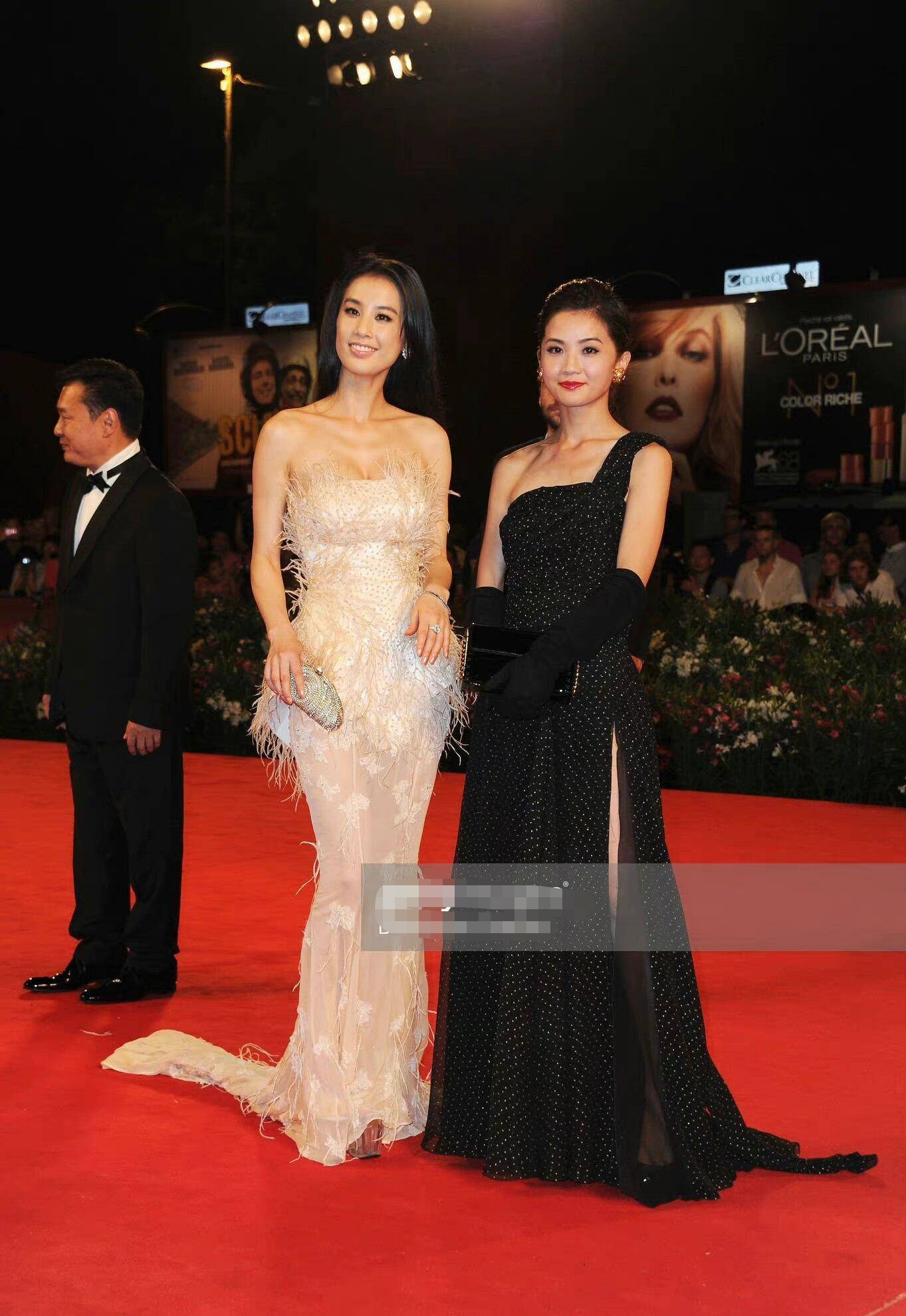 动态连更挑战# 黄圣依和阿sa同框太养眼,让我们领略香港审美观和内地