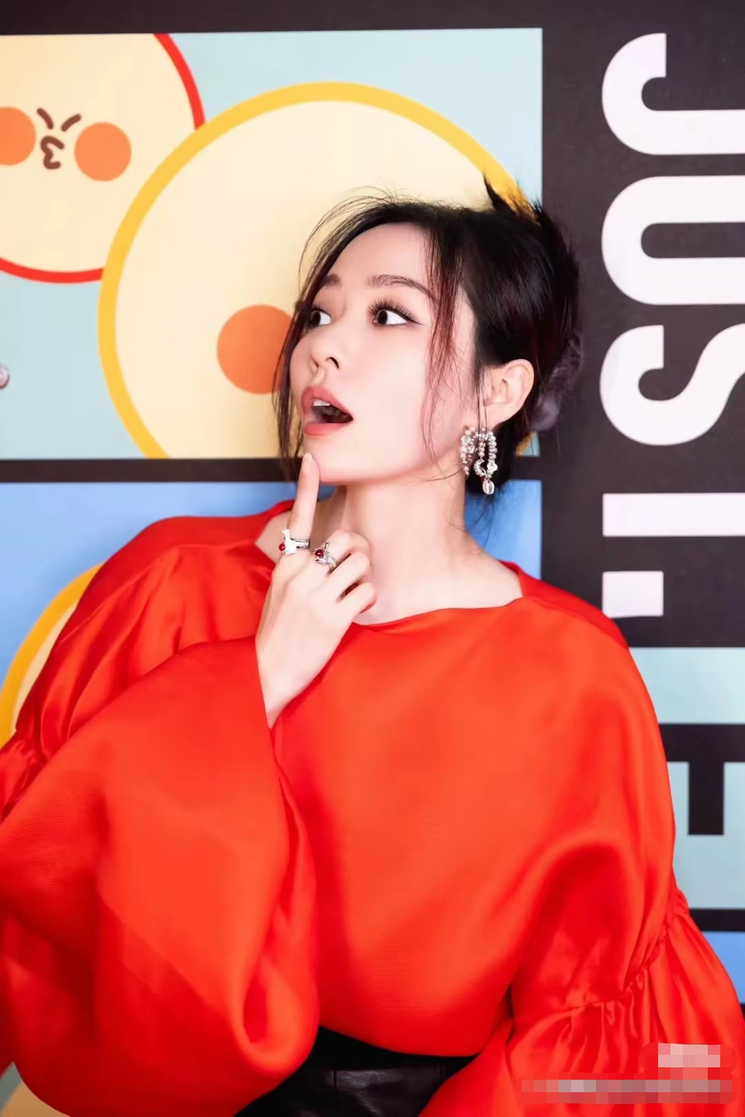 张靓颖穿红色,分分钟成为最靓的女生.