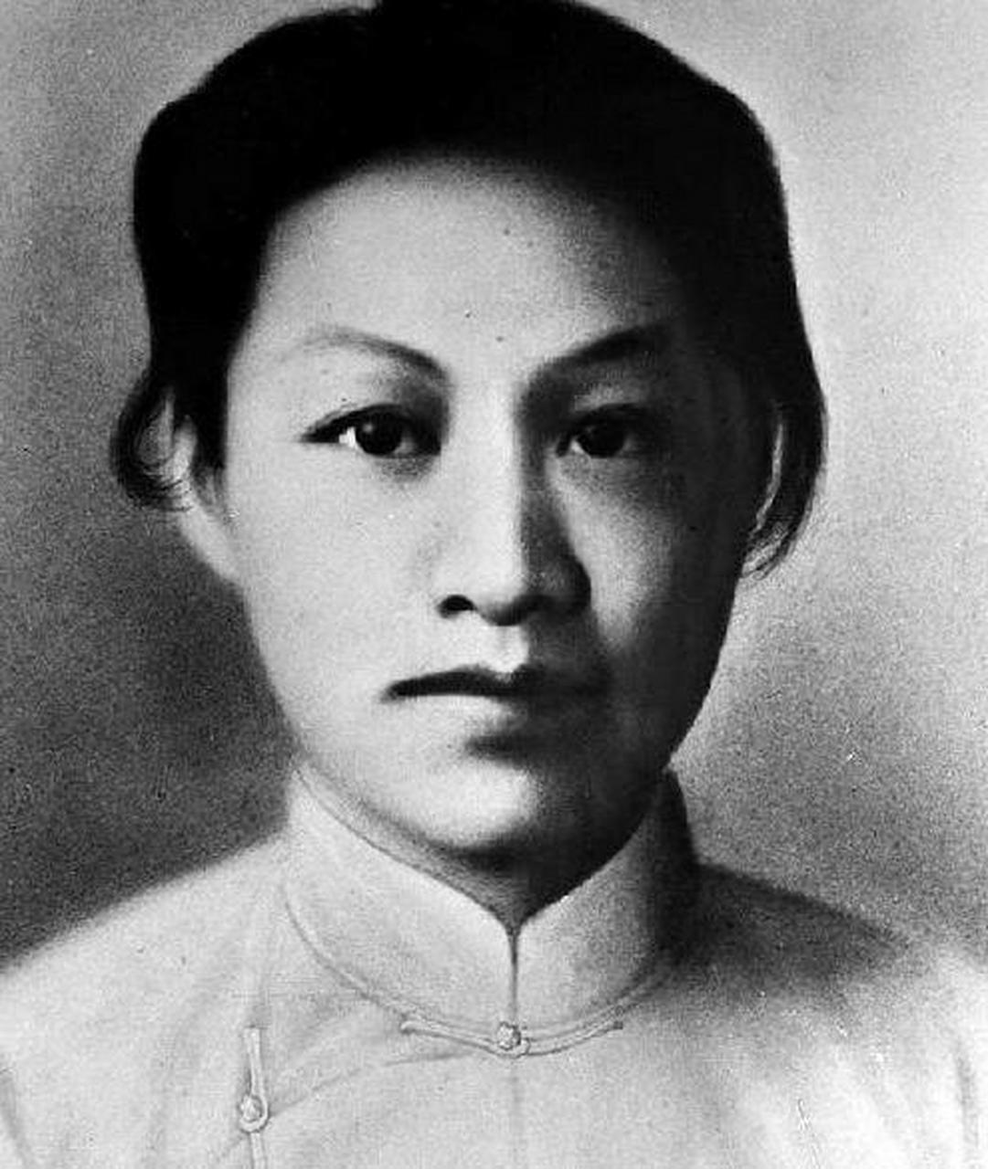 历史人物故事 1905年生,原名李坤泰,又名李一超,是这一期中抗战英雄