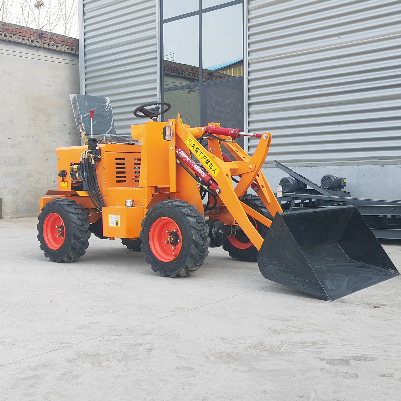 25马力小铲车小型柴油四驱小铲车养殖清粪小铲车产粮食小铲车