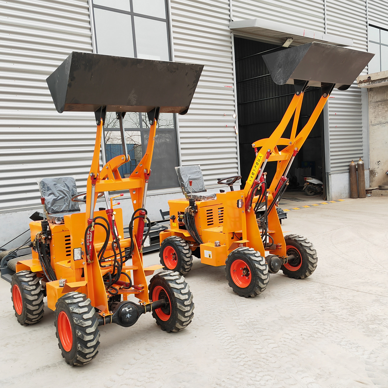 25马力小铲车小型柴油四驱小铲车养殖清粪小铲车产粮食小铲车