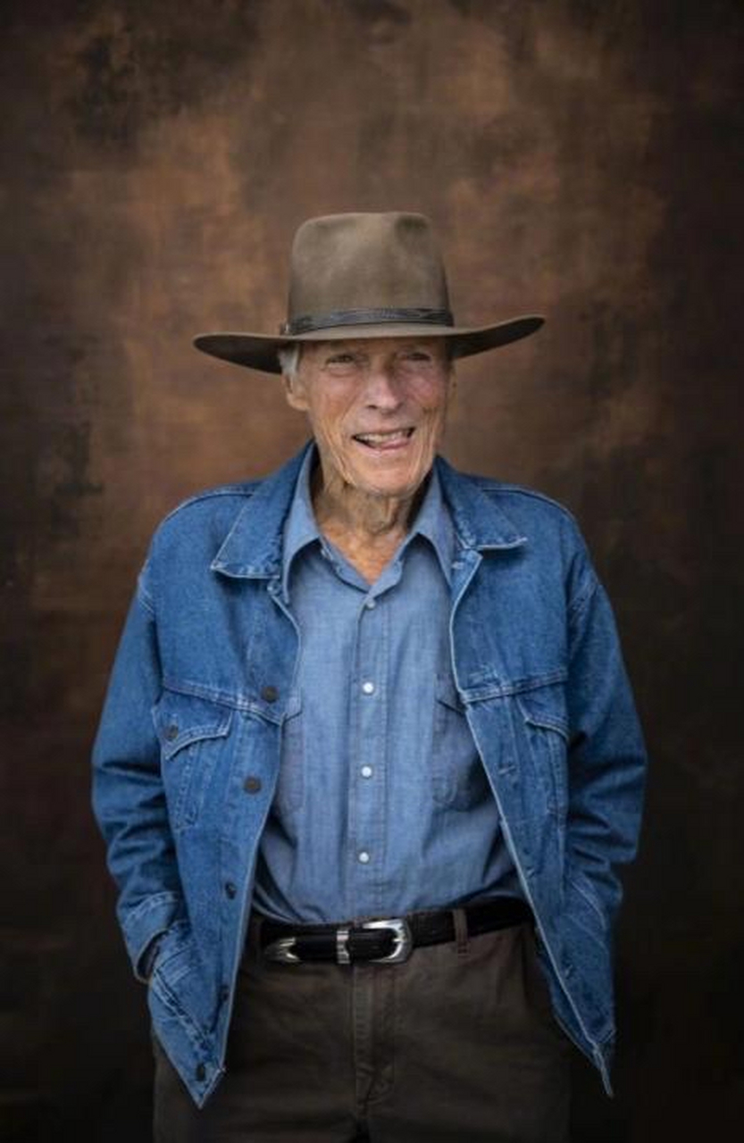 伊斯特伍德,已经90多岁了,真是位帅了一辈子的"老牛仔".