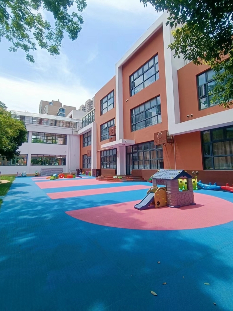 老师们也已准备好满满的爱与关怀,陪伴他们成长