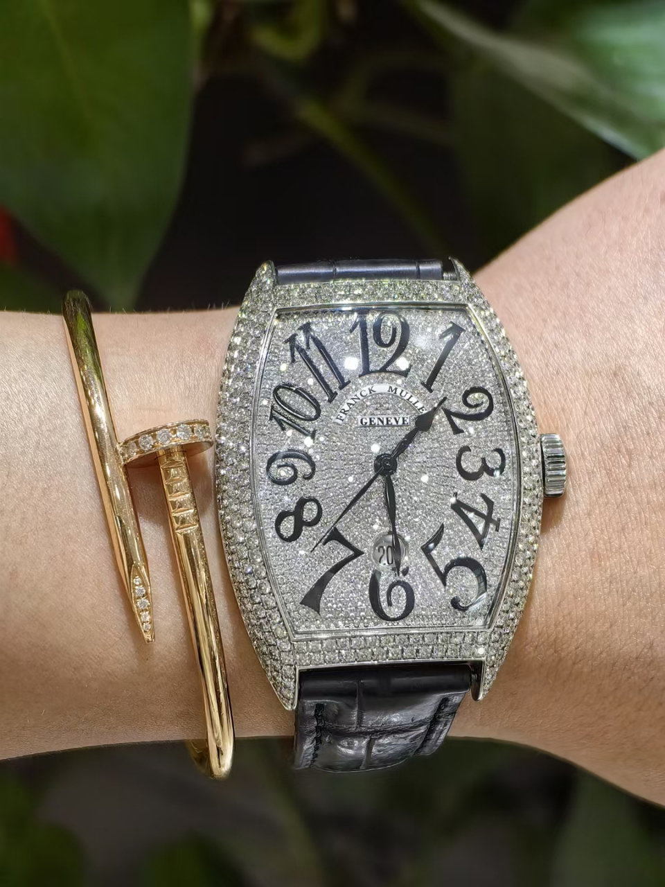 刚到极品法穆兰8880男士机械腕表 后镶顶级满天星钻石 颗颗饱满 全部