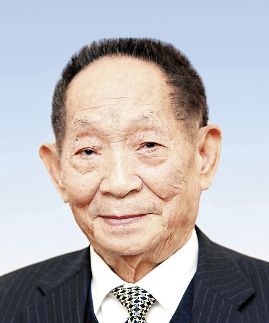 根据cgtn最新消息,"杂交水稻之父",中国工程院院士