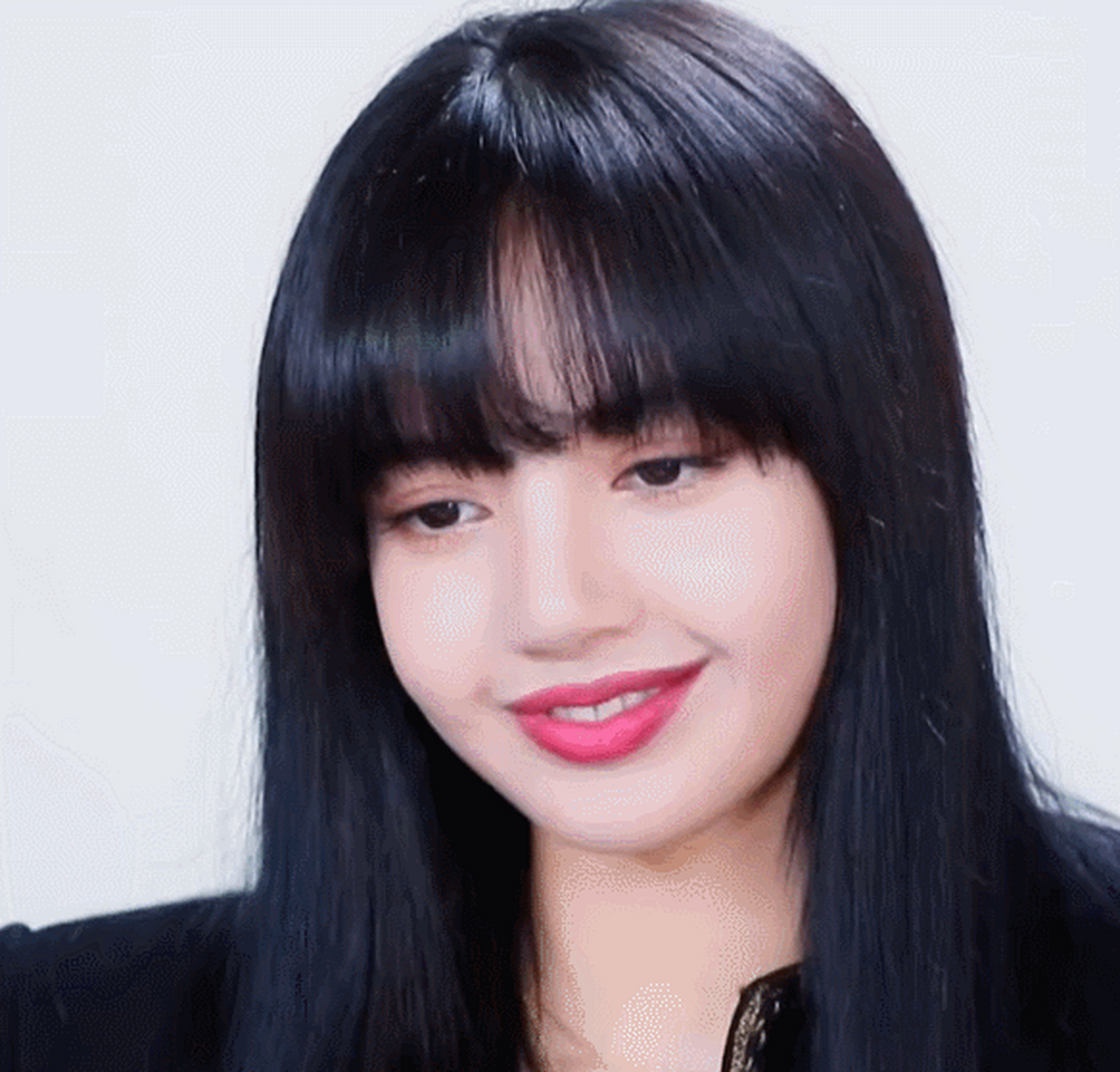 blackpink# #lisa# #动图# #我们都爱聊八卦#  分享lisa绝美动图
