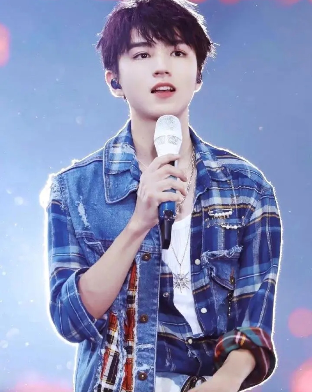 让我看看小螃蟹02都在哪[打call] 王俊凯[亲亲]