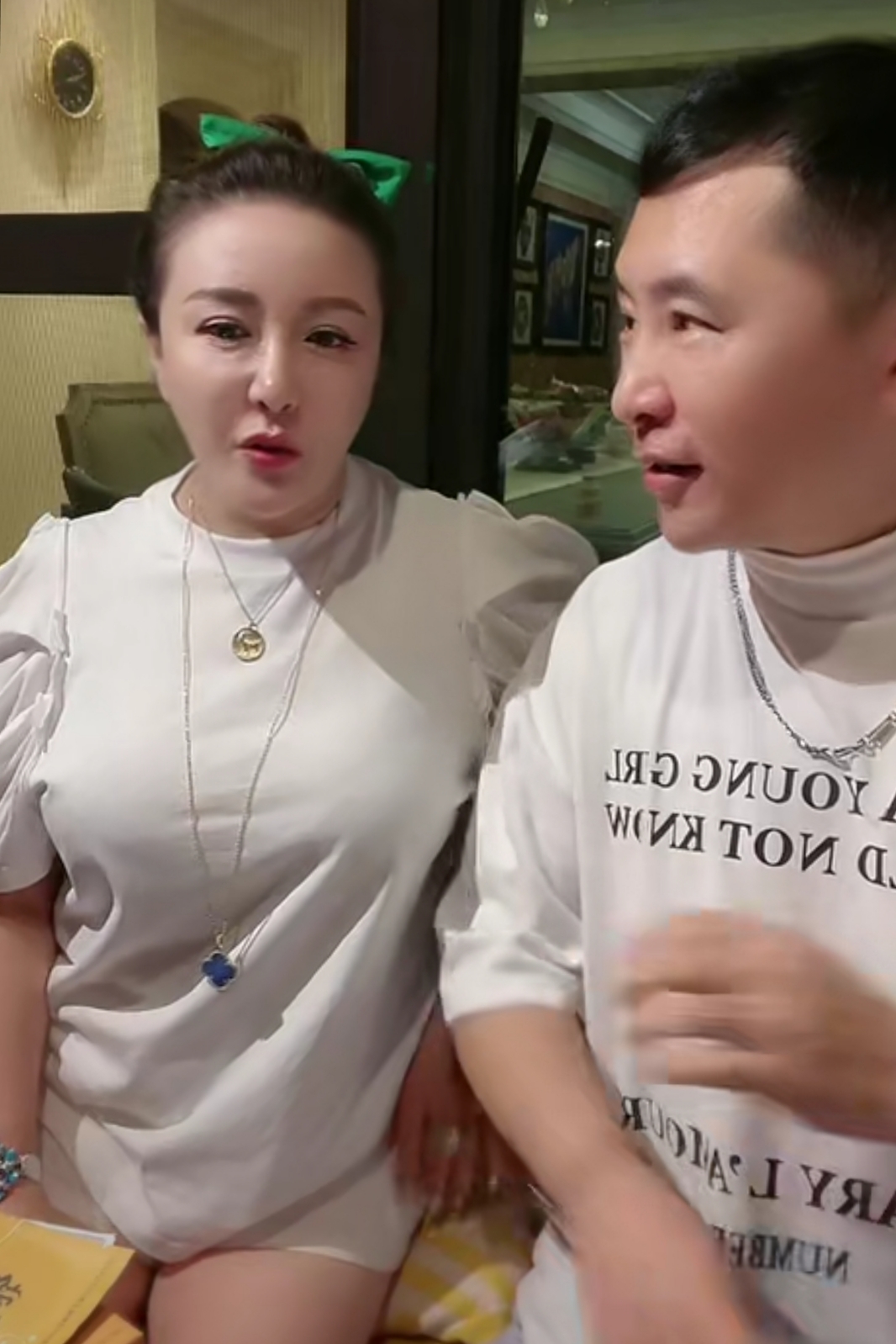 姜鹏老婆姜富婆图片