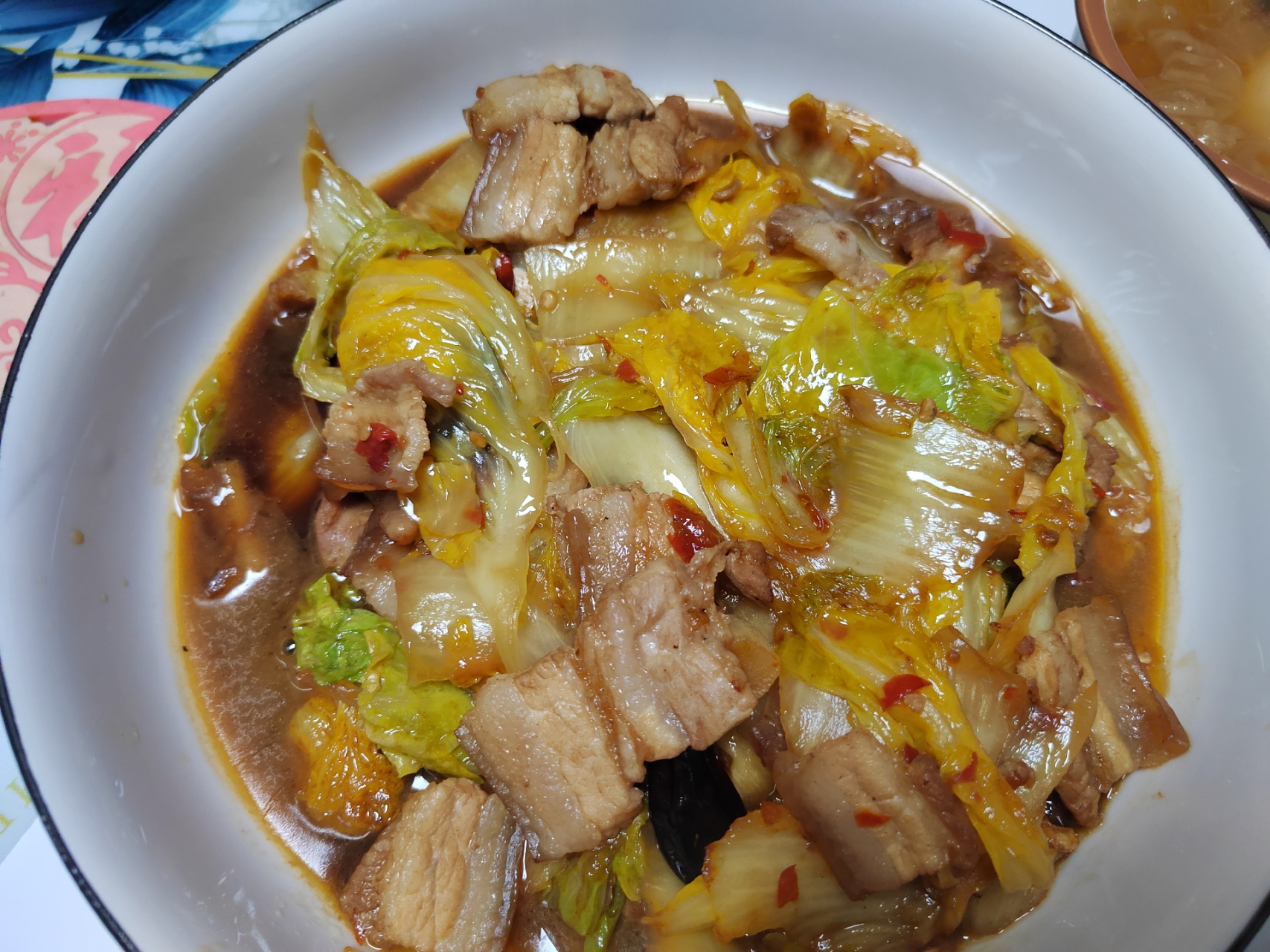 晒出家乡冬日美食# 冬日最喜欢吃的一道菜就是白菜猪肉炒菜,今天多了