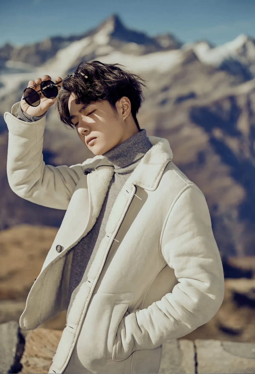 王义博给王一博拍的瑞士风光,摄影师说:他随随便便一站,就是一张大片