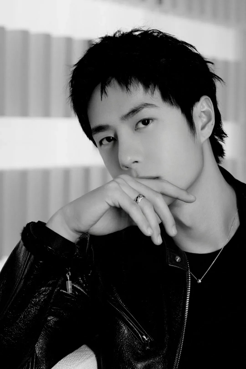 藏头诗好浪漫! 这是黑狮啤酒与黑豹王一博的传奇故事!