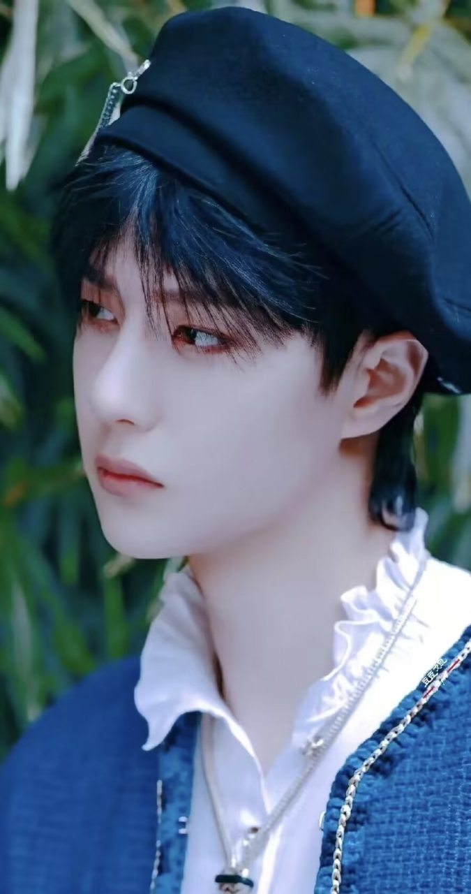 王一博宫廷小王子造型帅到让人窒息,贵气又可爱[比心][比心][比心]