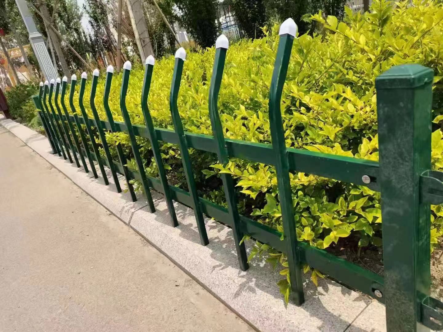 市政道路护栏的重要性与发展趋势