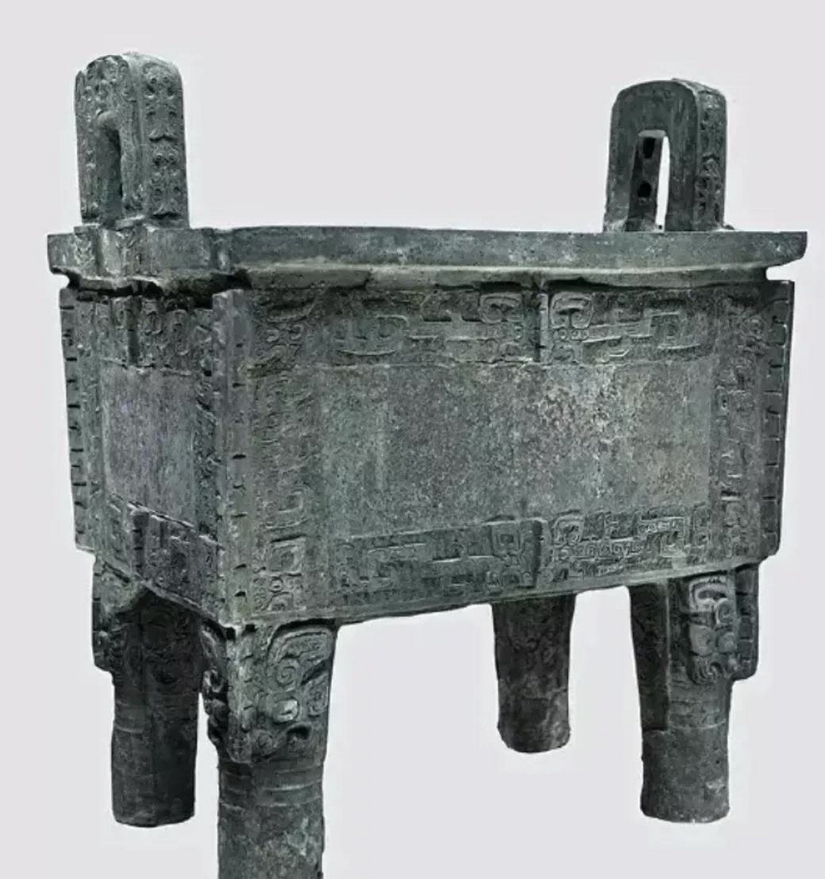 1939年,河南安阳武官村吴培文,在地里挖出一个高1.