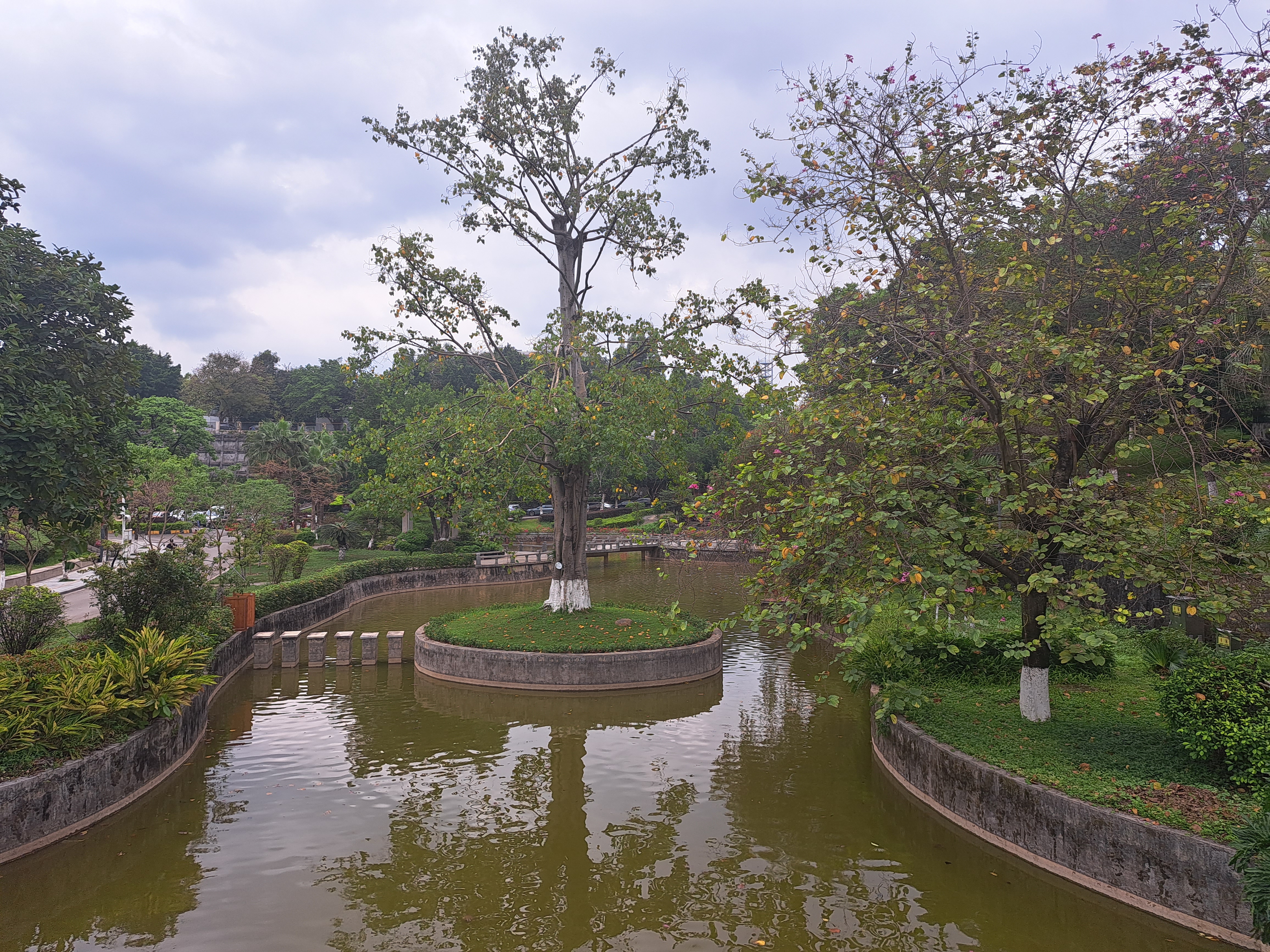 广州市银河墓园图片