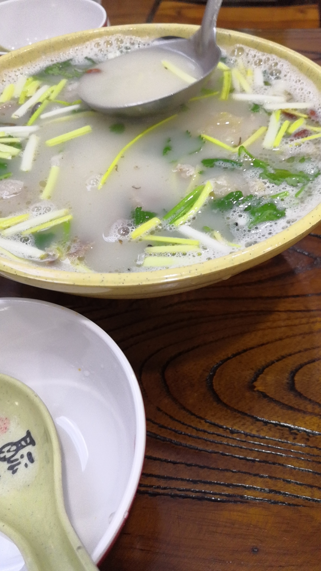 深夜放毒:黑羊白汤,很美味!