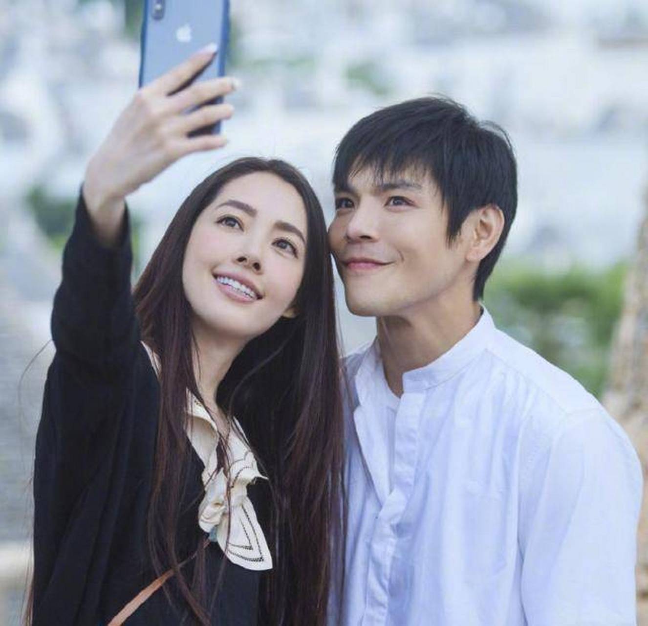 郭碧婷和向佐都在参加综艺,夫妻俩都在专注搞事业吖～  向太真是很