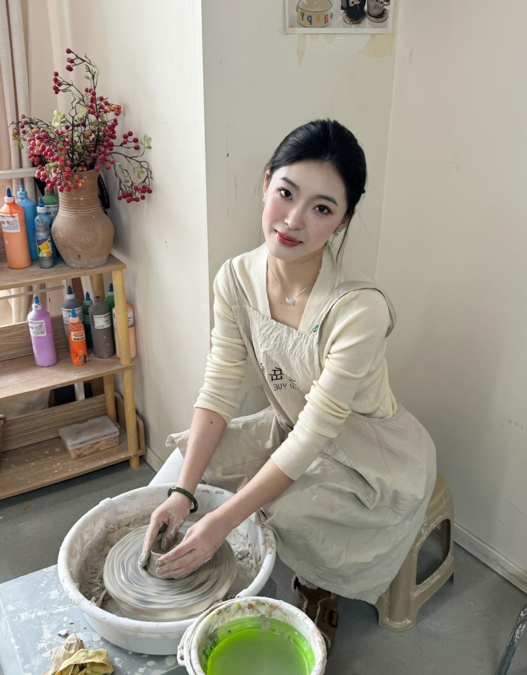 稍微一化妆打扮,就是大方又魅力的少妇[笑哭]#养眼美女# #窈窕淑女