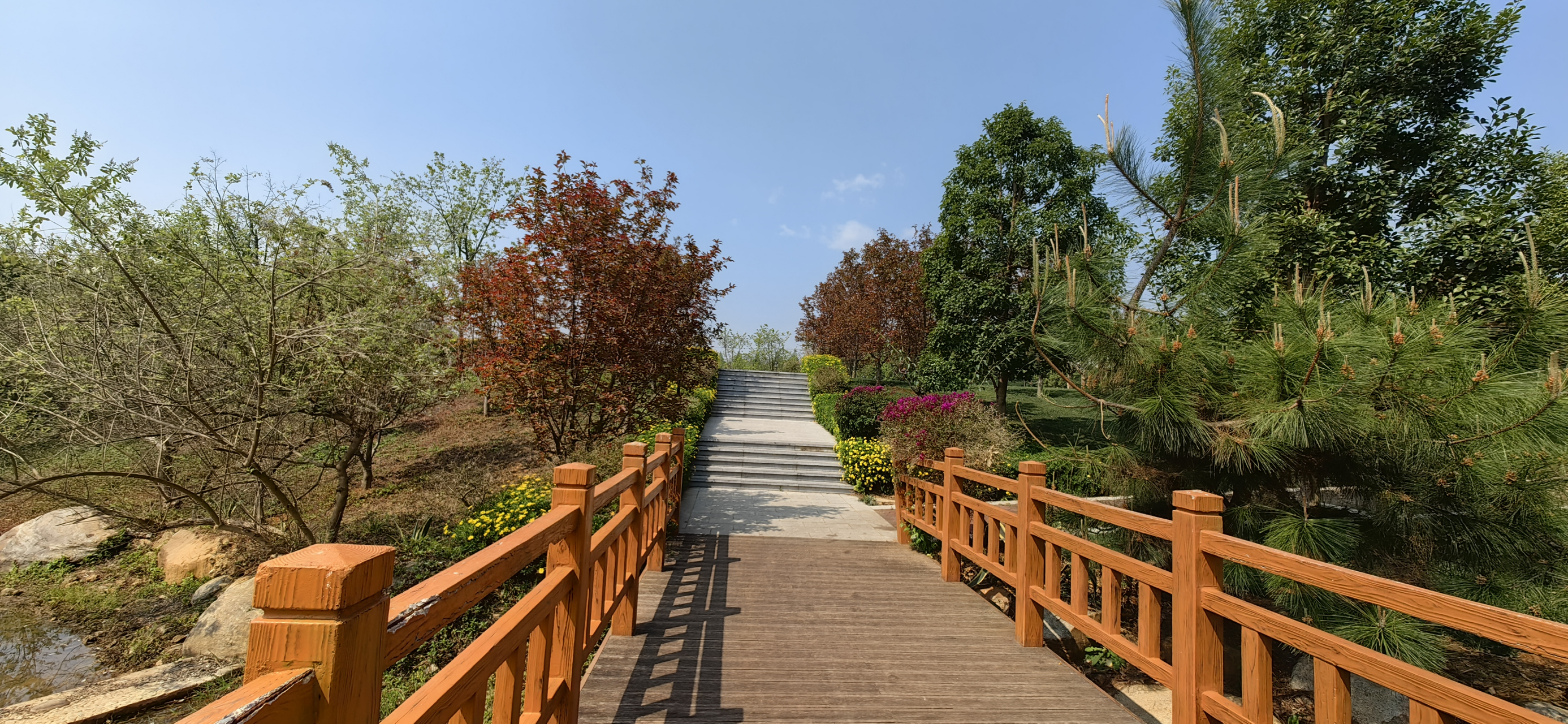 云南弥勒景屏山五彩池[赞同][赞同][赞同]随手一拍都是那么美